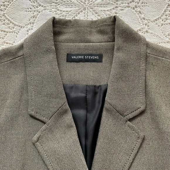 Valerie Steven’s blazer ⭐️ classic ⭐️ size 14 ⭐️ like new ⭐️ office professional - Picture 1 of 6